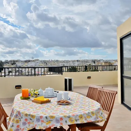 City Living Tk 3 Rm 4