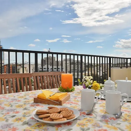 City Living Tk 3 Rm 4